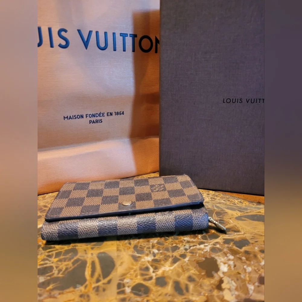 Louis Vuitton damier ebene wallet. - Picture 5 of 7